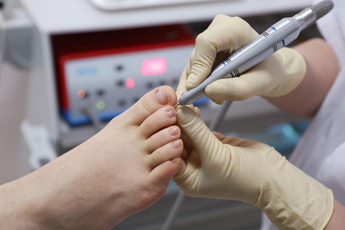equipamiento clinica podología
